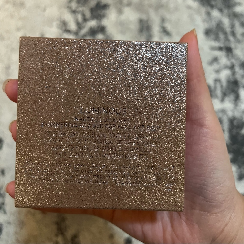 Urban Decay Naked Illuminated Shimmering Powder Face&Body luminous July sale - Picture 6 of 12